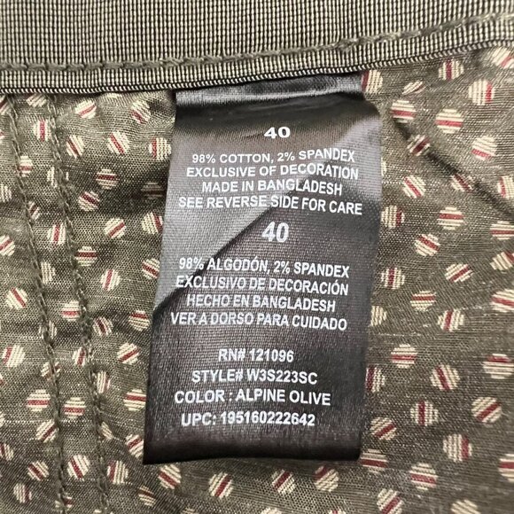 WP Waterproof Men’s Ribbed Green Flat Front Shorts Size 40 Waist - Picture 9 of 9